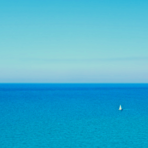 viaggio-sicilia-mare-barca-blu