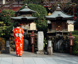 viaggio-giappone-OTTOBRE tempio-kimono