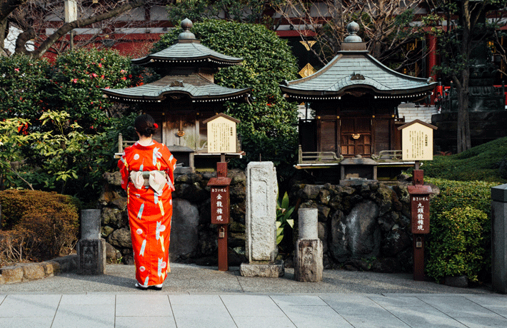 viaggio-giappone-OTTOBRE tempio-kimono