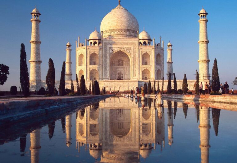 India,-Agra-Taj-Mahal-1