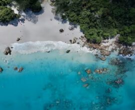 viaggio alle seychelles spiaggia