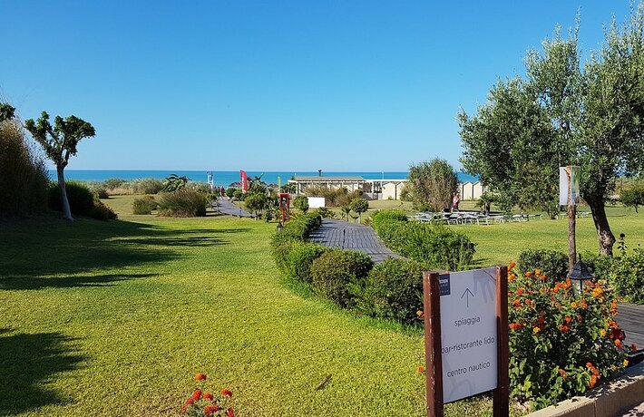 viale-verso-la-spiaggia