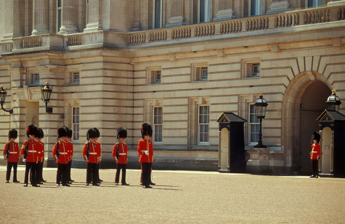 viaggio-londra-guardie